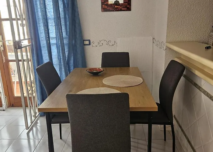 Blue Island House On The Hill, With Heated Pool Appartement